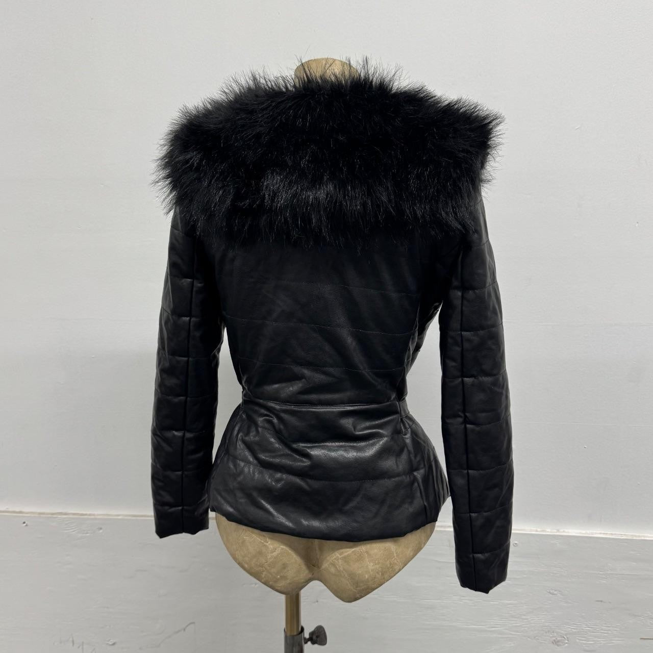 Vintage Y2K Black Leather Quilted Jacket with Faux-Fur Trim