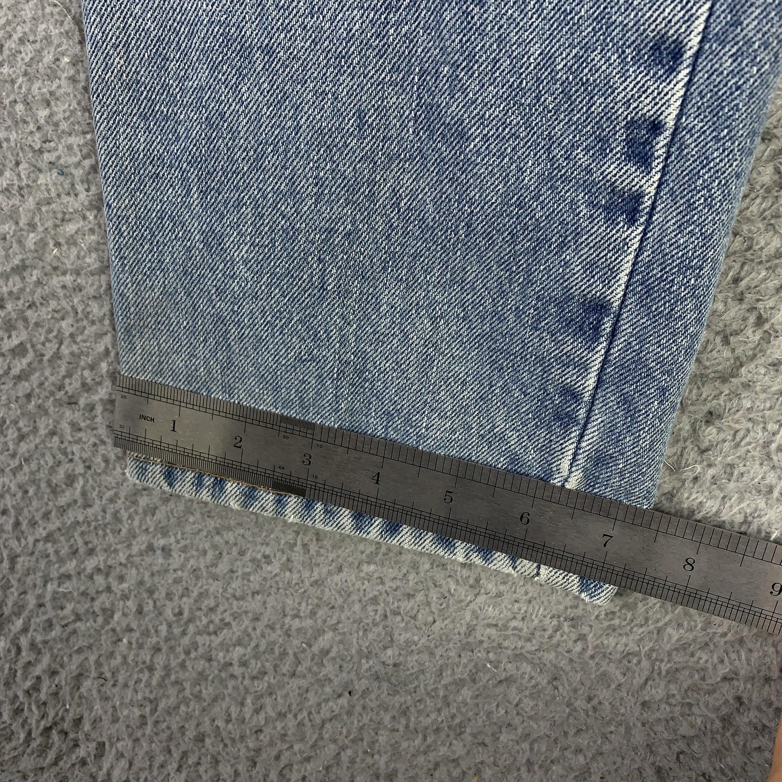 Vintage Levis 505 Jeans Mens 33x34 (32x33.5) Light Wash Straight Denim USA 90s