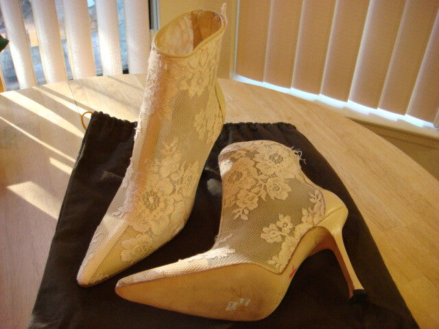 Unique Manolo Blahnik Lace Boots 35.5/5.5 NIB