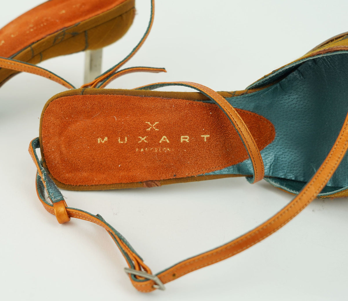 Muxart Barcelona Embroidered Kitten Heels Metal Size 40
