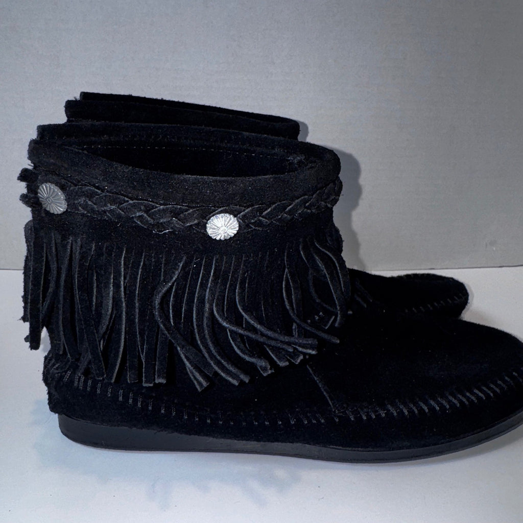 Minnetonka Moccasin Ankle Boots Womens 8 Black Suede Fringe Back Zip Concho 299