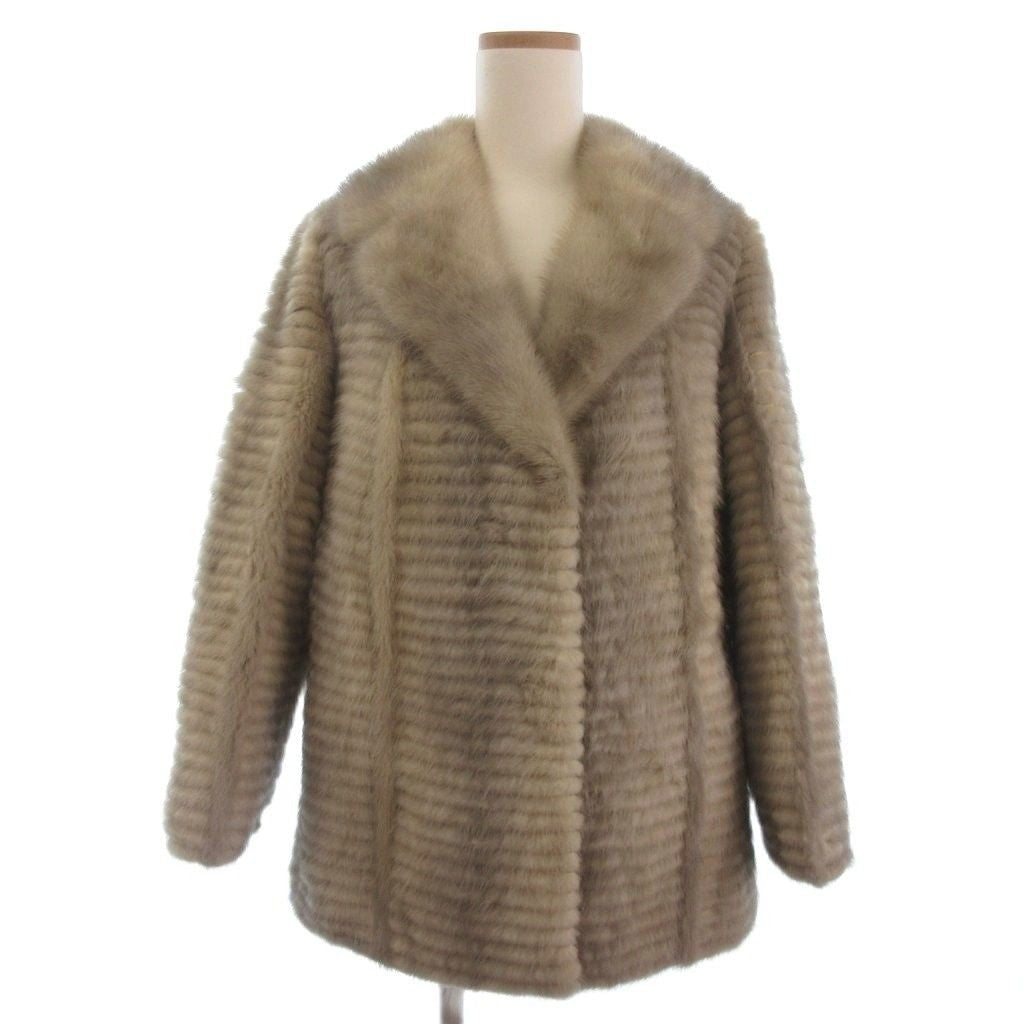 Logan Fur Saga Mink Coat
Beige Groomed Fur, Size XS