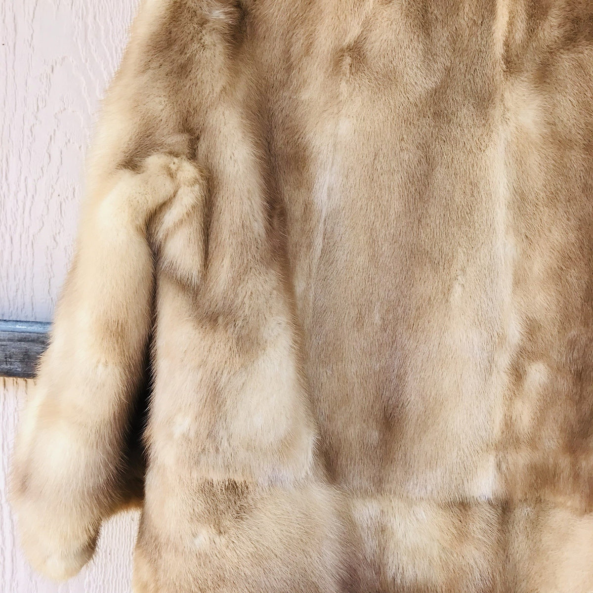 Lendzion Furs Vintage Mink Fur Coat in Blonde Beige